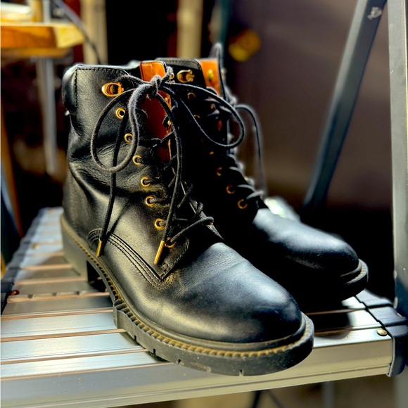 Coach Boot size 8 - Picture 1 of 6